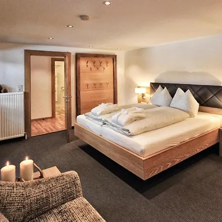 Mountain - Living By Salner * Ischgl