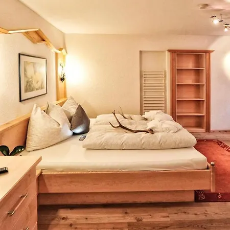 Apartment Mountain - Living By Salner *