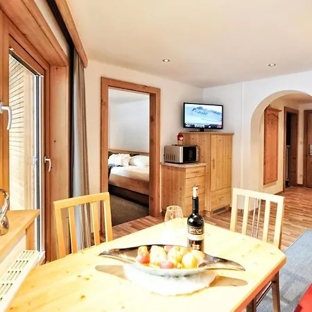 Mountain - Living By Salner Apartment *