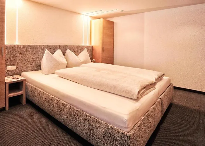 Mountain - Living By Salner